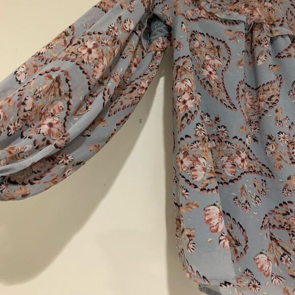 Miss Me Floral Blue Blouse long Sleeves new no tag - Picture 3 of 11